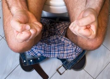 Bağırsak hareketleri sırasında rektumda ağrı, kronik prostatit belirtisidir